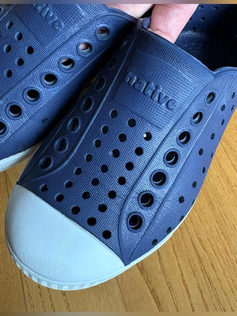 Native Jefferson slip-on sneakers Little Boys Shoes Navy Blue white Kids Size C8